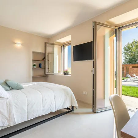 Cascina Buzio 12, Emma *