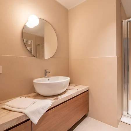 Cascina Buzio 12, Emma *