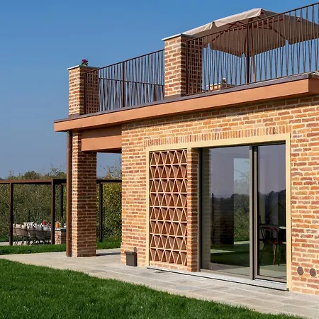 Cascina Buzio 12, Emma *