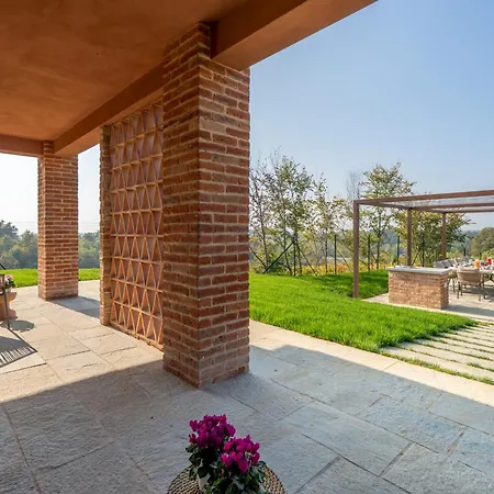 Cascina Buzio 12, Emma